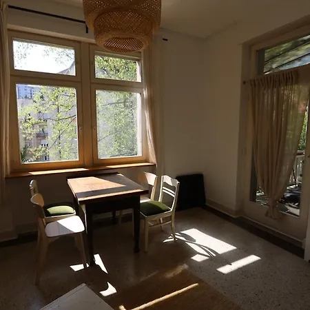 Cozy Bunsi Apartment